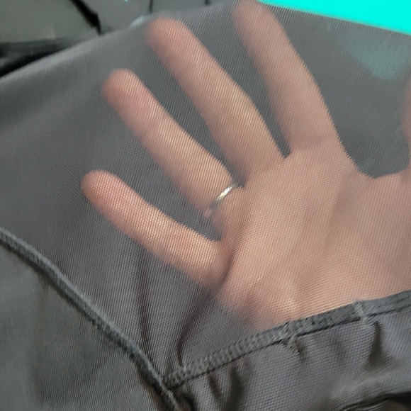 EUC LIKE NEW LULULEMON ATHLETIC TOP - Picture 8 of 12